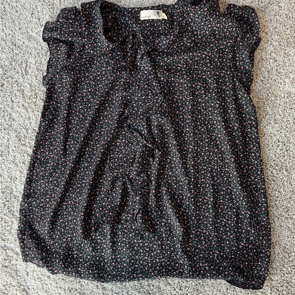 Everleigh Gray and Black Cap Sleeve Blouse